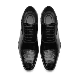 Elegant leather flat shoes - snake skin pattern - with lacesShoes