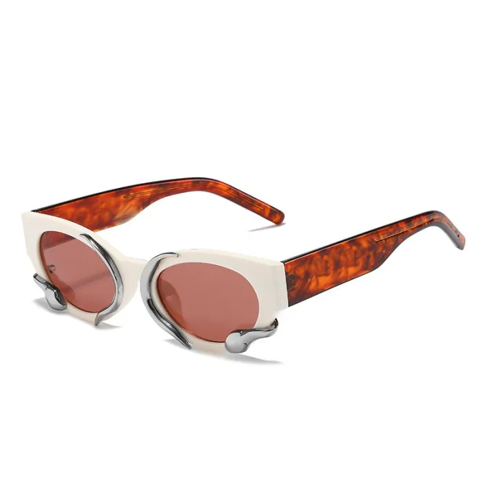 Lunettes de soleil rectangle style punk - avec décoration serpent