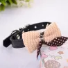 Collier en cuir avec nœud papillon tricoté - pour chiens / chats