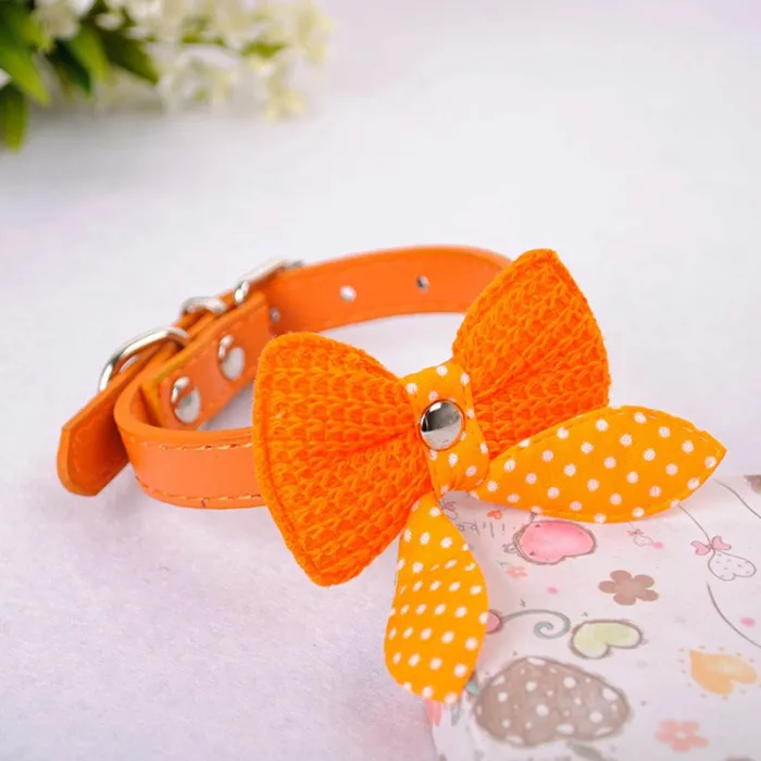Collier en cuir avec nœud papillon tricoté - pour chiens / chats