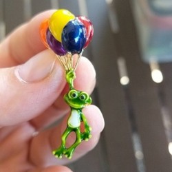 Green frog with colorful balloons - broochBrooches